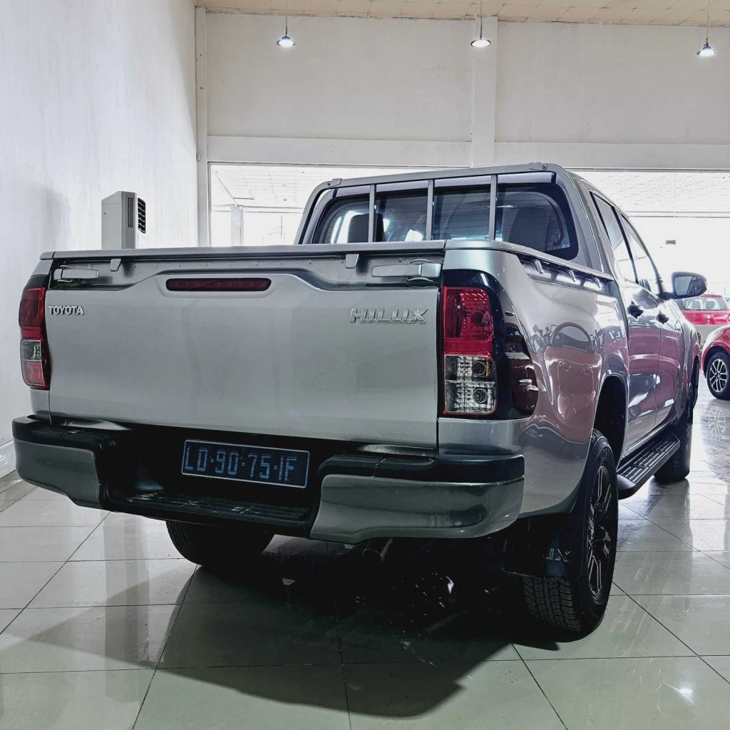 Toyota Hilux DC 4WD 2.4Ltr DSL MT
