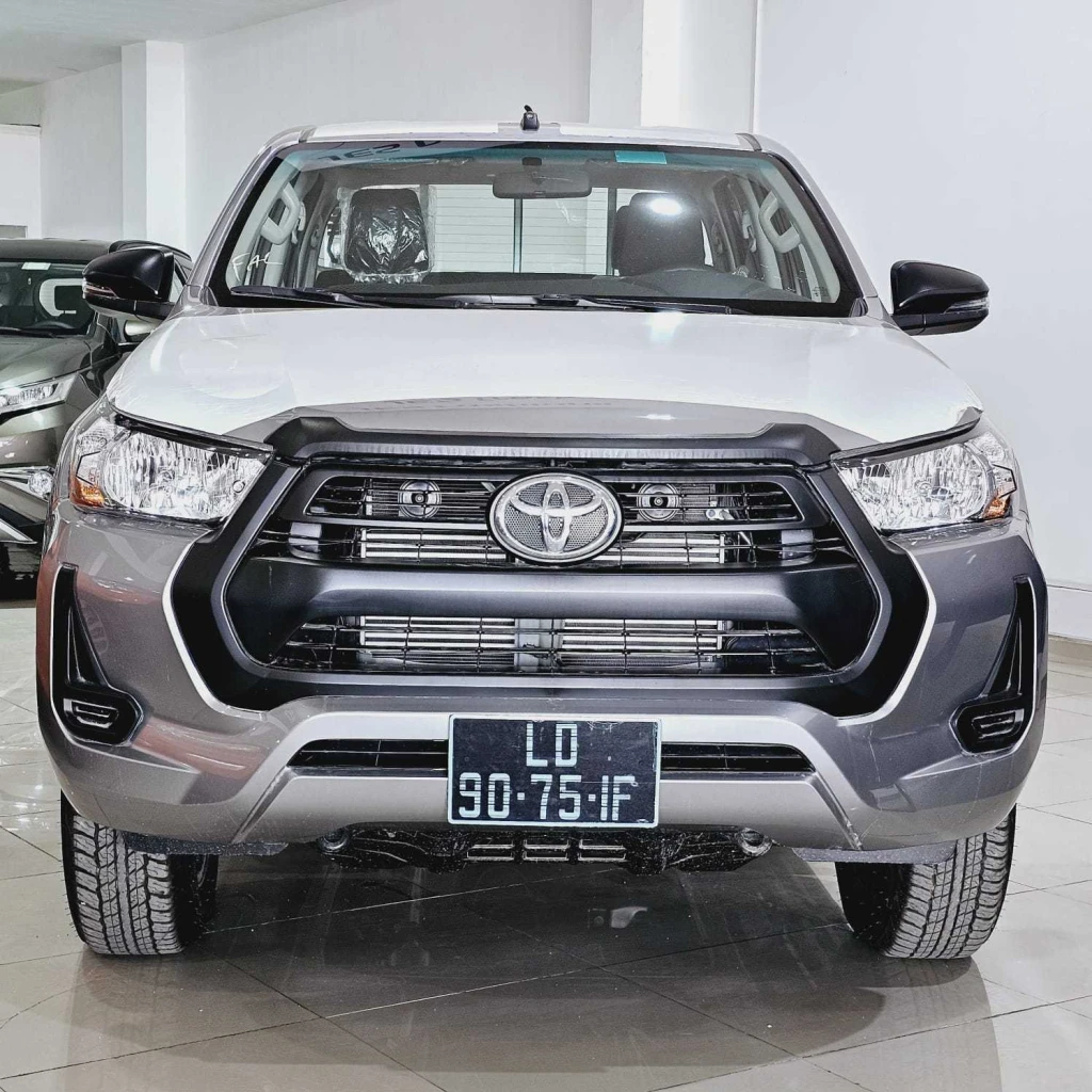 Toyota Hilux DC 4WD 2.4Ltr DSL MT