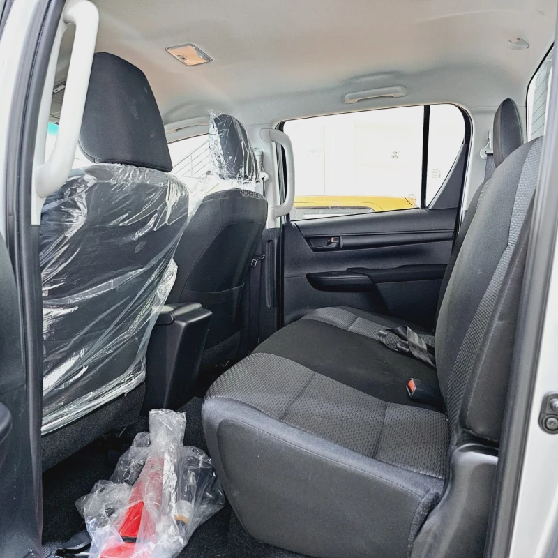 Toyota Hilux DC 4WD 2.4Ltr DSL MT